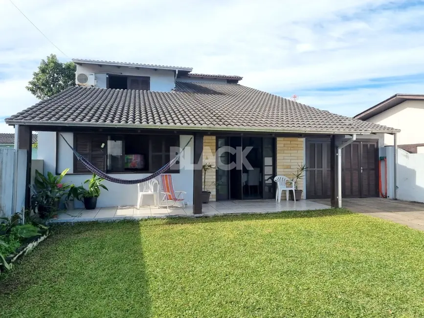 Foto 1 de Casa com 3 quartos à venda, 160m2 em Centro, Passo De Torres - SC