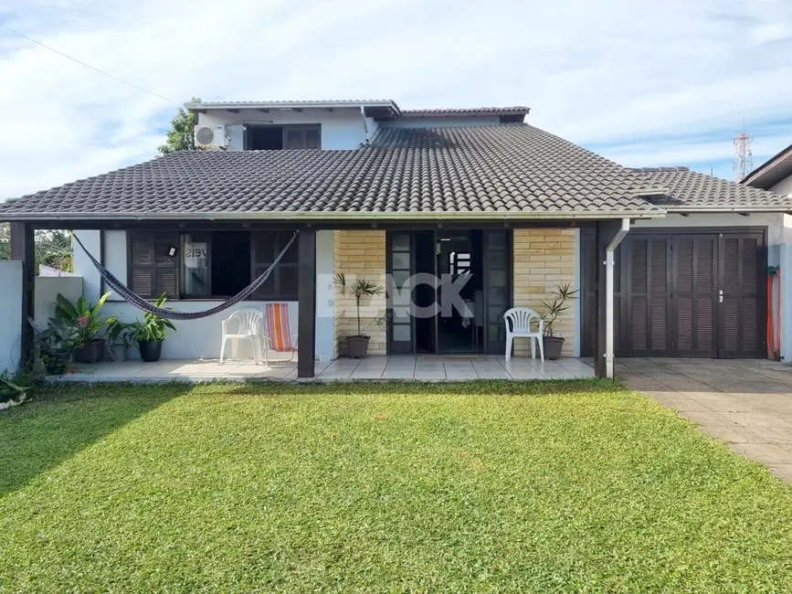 Foto 2 de Casa com 3 quartos à venda, 160m2 em Centro, Passo De Torres - SC