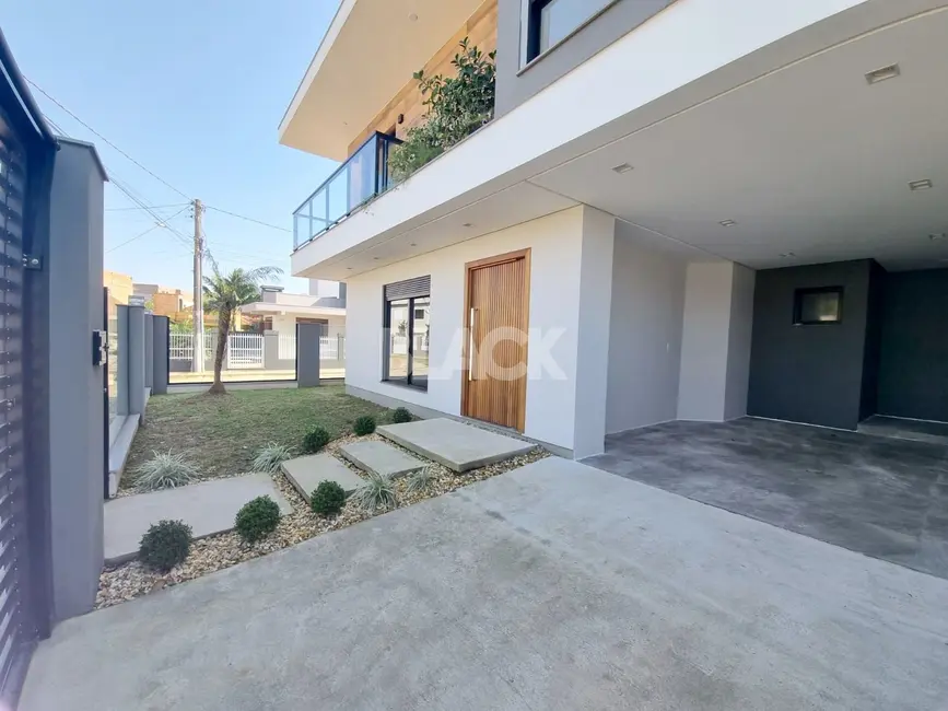 Foto 1 de Casa com 3 quartos à venda, 187m2 em Centro, Passo De Torres - SC