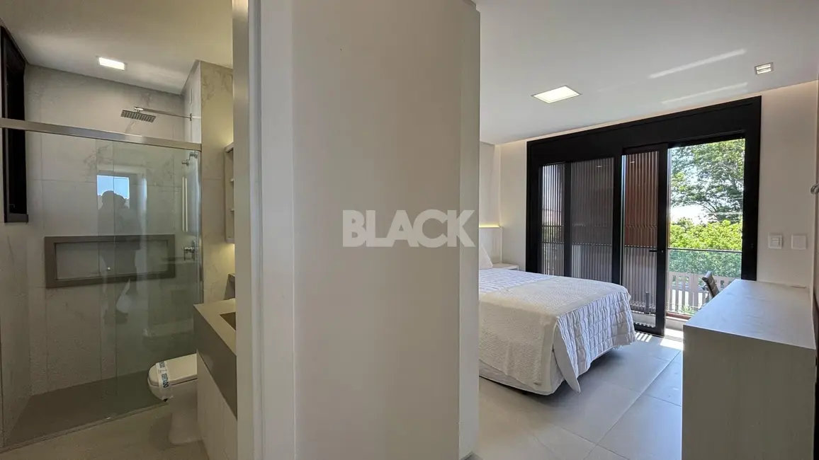 Foto 3 de Casa de Condomínio com 4 quartos à venda, 245m2 em Torres - RS