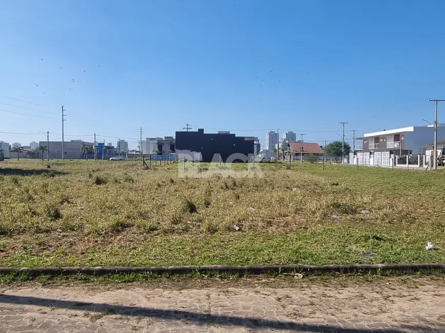 Foto 1 de Terreno / Lote à venda, 342m2 em Torres - RS