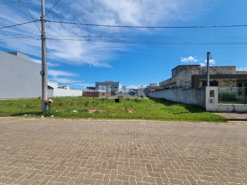 Foto 1 de Terreno / Lote à venda, 384m2 em Torres - RS