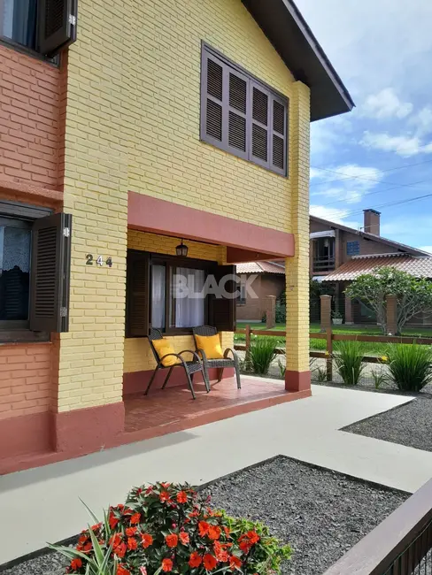 Casa com 3 quartos à venda, 289m2 em Torres - RS - imagem 3 Foto 3 de Casa com 3 quartos à venda, 289m2 em Torres - RS