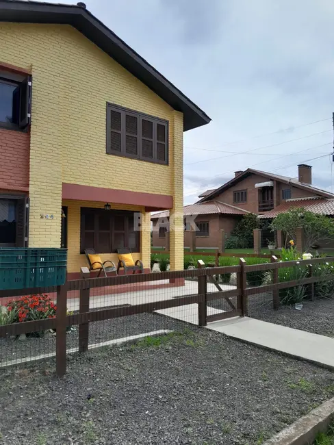 Casa com 3 quartos à venda, 289m2 em Torres - RS - imagem 4 Foto 4 de Casa com 3 quartos à venda, 289m2 em Torres - RS