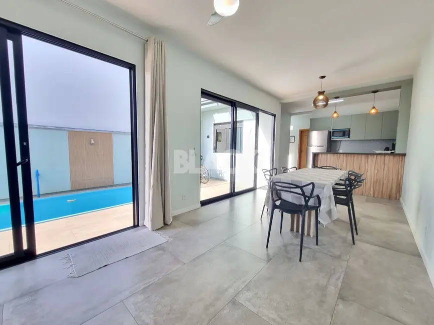 Casa com 3 quartos à venda, 110m2 em Torres - RS - imagem 4 Foto 4 de Casa com 3 quartos à venda, 110m2 em Torres - RS