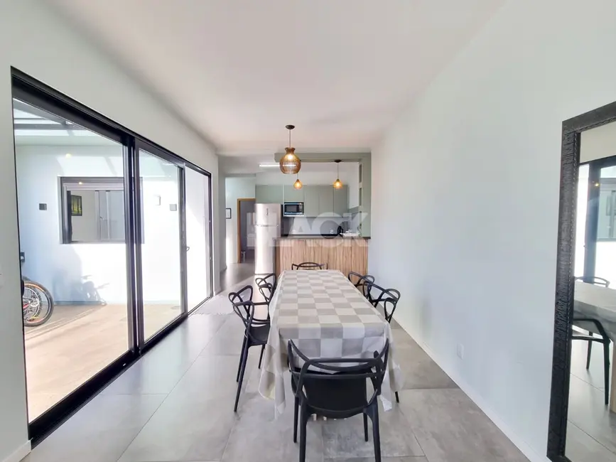 Casa com 3 quartos à venda, 110m2 em Torres - RS - imagem 6 Foto 6 de Casa com 3 quartos à venda, 110m2 em Torres - RS
