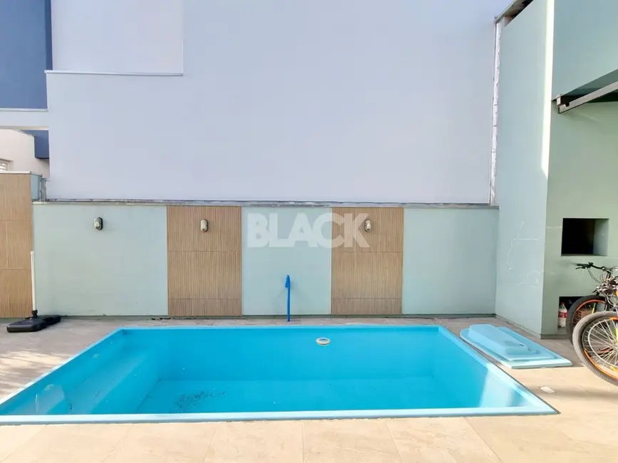 Casa com 3 quartos à venda, 110m2 em Torres - RS - imagem 3 Foto 3 de Casa com 3 quartos à venda, 110m2 em Torres - RS