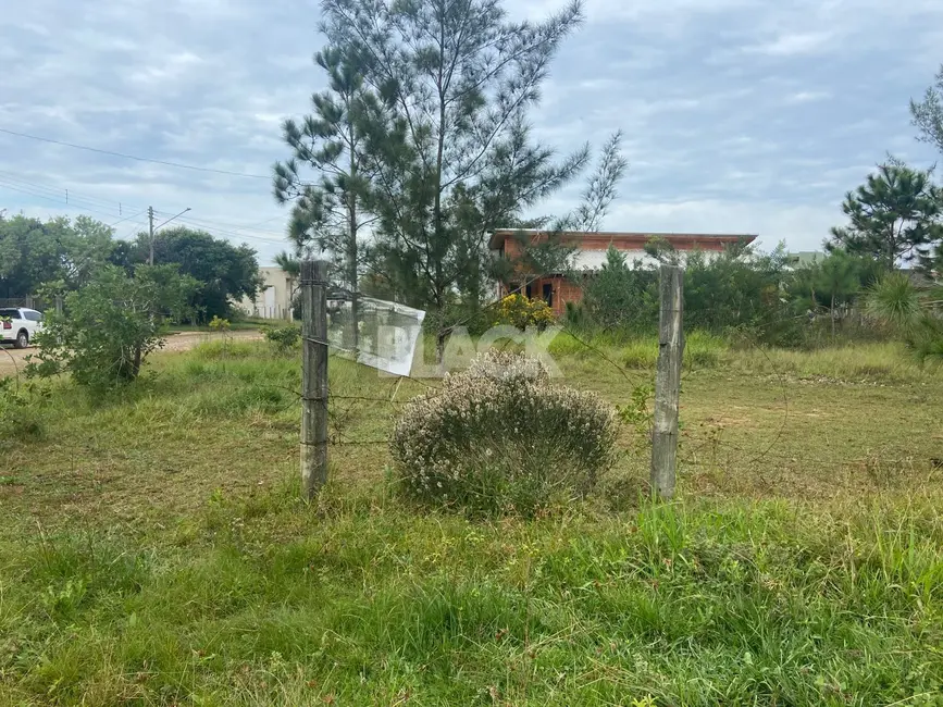 Foto 1 de Terreno / Lote à venda, 638m2 em Torres - RS