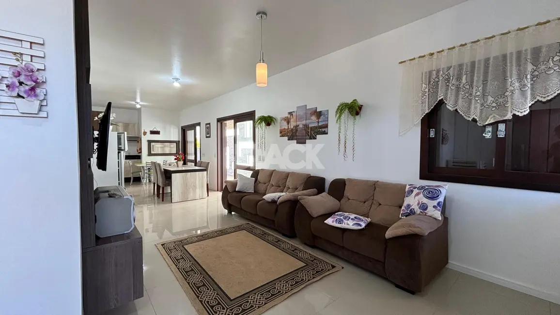 Casa com 3 quartos à venda, 167m2 em Torres - RS - imagem 9 Foto 9 de Casa com 3 quartos à venda, 167m2 em Torres - RS