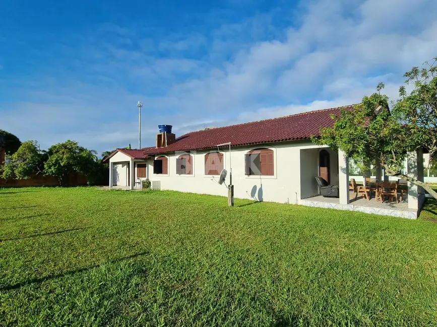 Foto 3 de Casa com 6 quartos à venda, 264m2 em Torres - RS