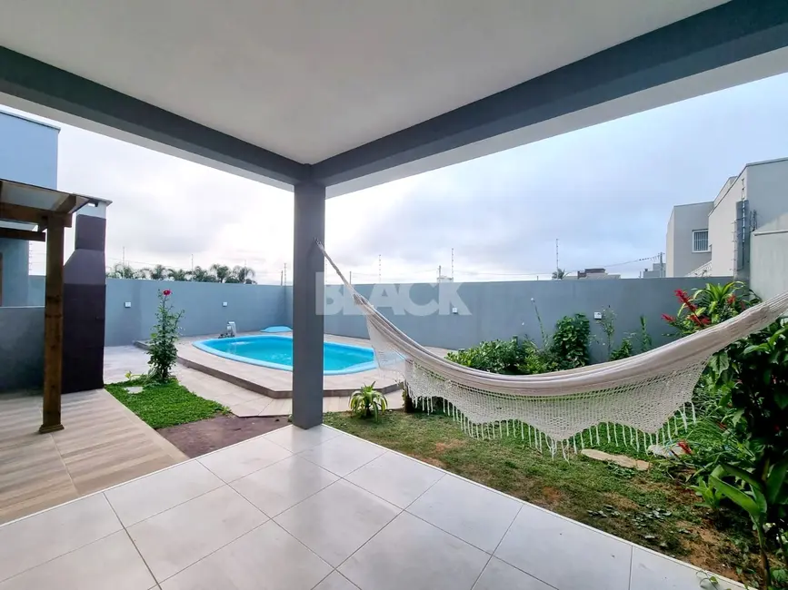 Casa com 3 quartos à venda, 179m2 em Torres - RS - imagem 8 Foto 8 de Casa com 3 quartos à venda, 179m2 em Torres - RS