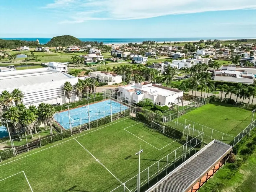 Foto 2 de Terreno / Lote à venda, 360m2 em Torres - RS