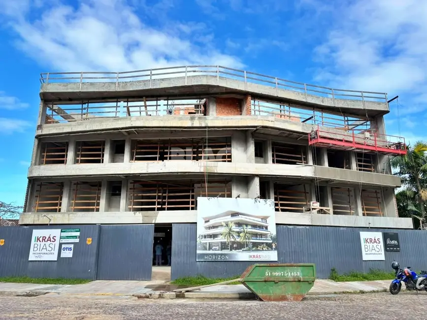 Foto 2 de Cobertura com 2 quartos à venda, 184m2 em Torres - RS