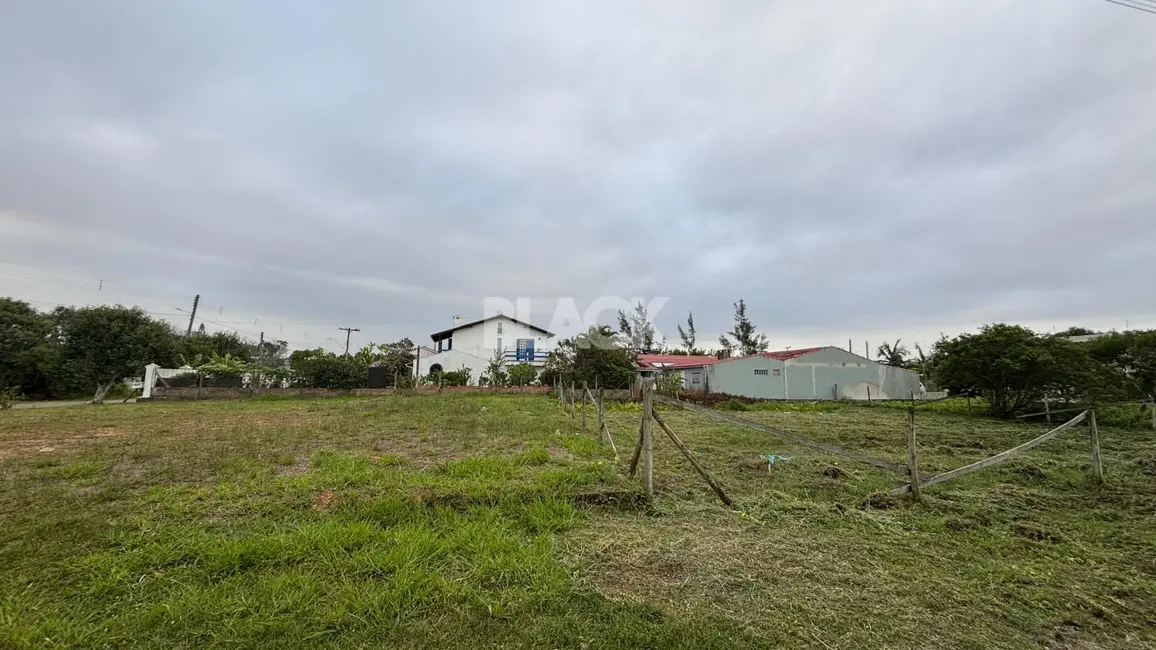 Foto 2 de Terreno / Lote à venda, 608m2 em Torres - RS