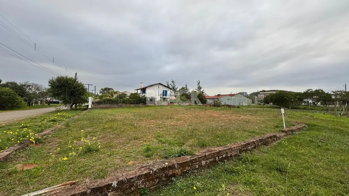 Foto 1 de Terreno / Lote à venda, 608m2 em Torres - RS