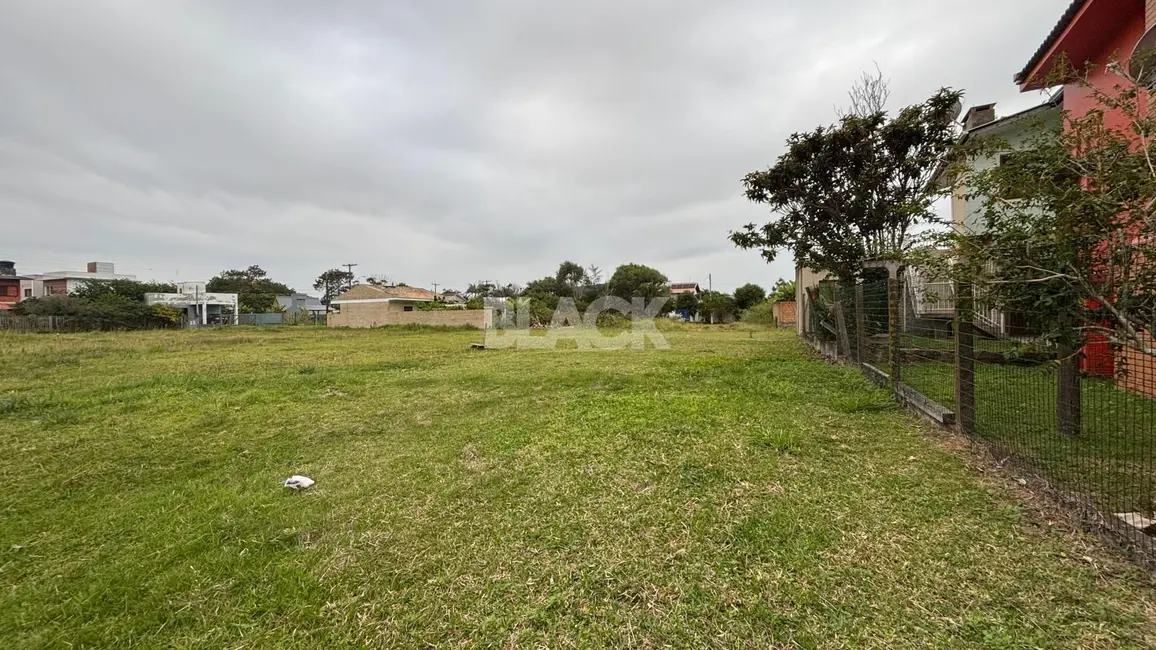 Foto 2 de Terreno / Lote à venda, 304m2 em Torres - RS