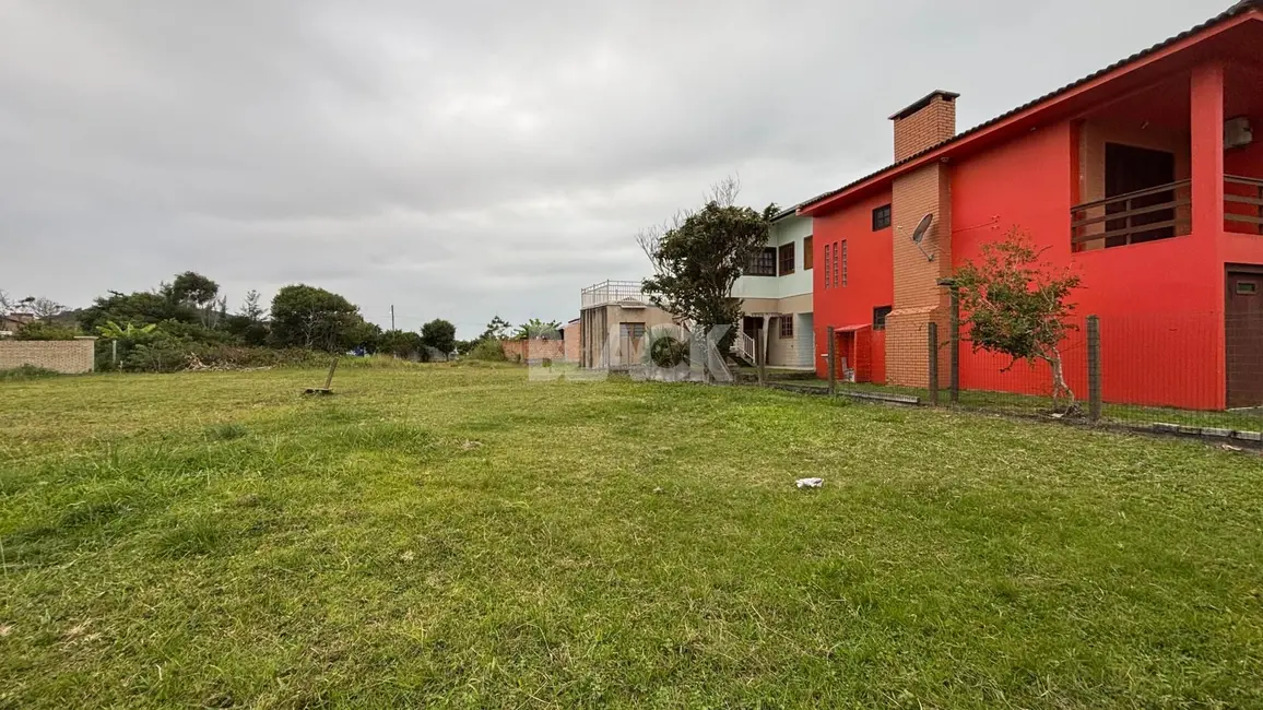 Foto 1 de Terreno / Lote à venda, 304m2 em Torres - RS