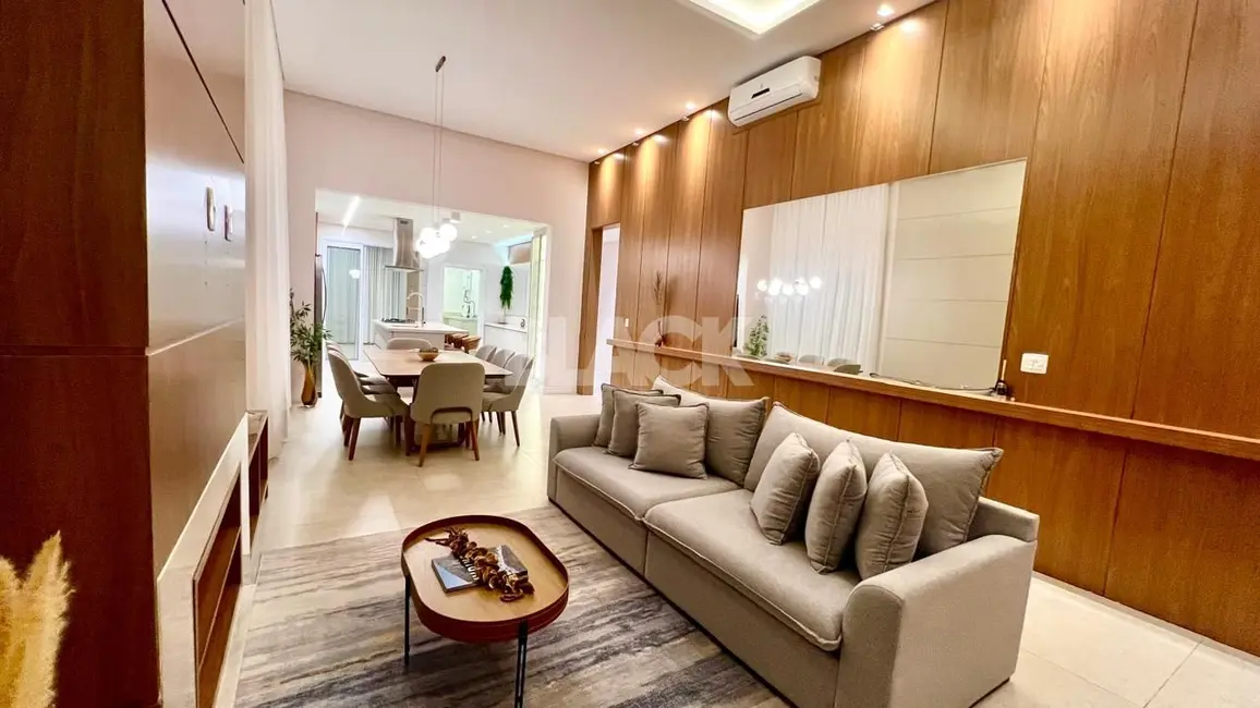 Casa de Condomínio com 3 quartos à venda, 274m2 em Torres - RS - imagem 5 Foto 5 de Casa de Condomínio com 3 quartos à venda, 274m2 em Torres - RS