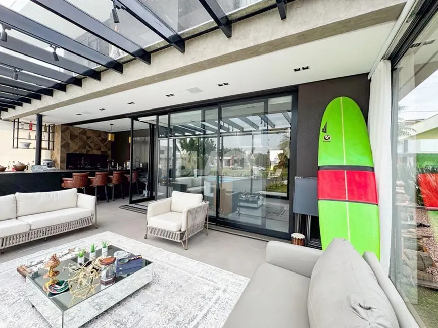 Casa de Condomínio com 3 quartos à venda, 374m2 em Torres - RS - imagem 8 Foto 8 de Casa de Condomínio com 3 quartos à venda, 374m2 em Torres - RS