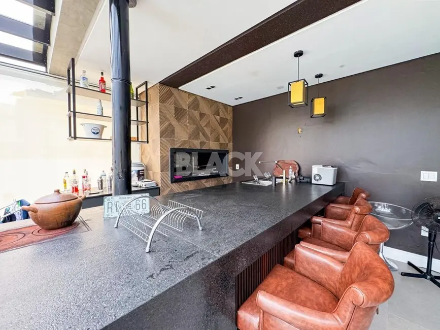 Casa de Condomínio com 3 quartos à venda, 374m2 em Torres - RS - imagem 9 Foto 9 de Casa de Condomínio com 3 quartos à venda, 374m2 em Torres - RS