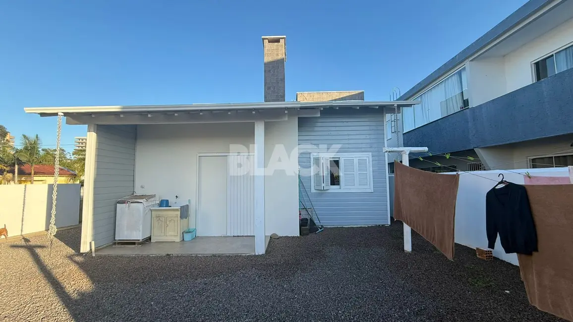 Foto 3 de Casa com 2 quartos à venda, 111m2 em Centro, Passo De Torres - SC