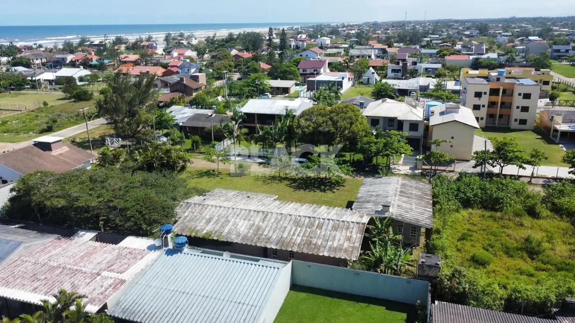 Casa com 3 quartos à venda, 150m2 em Torres - RS - imagem 4 Foto 4 de Casa com 3 quartos à venda, 150m2 em Torres - RS