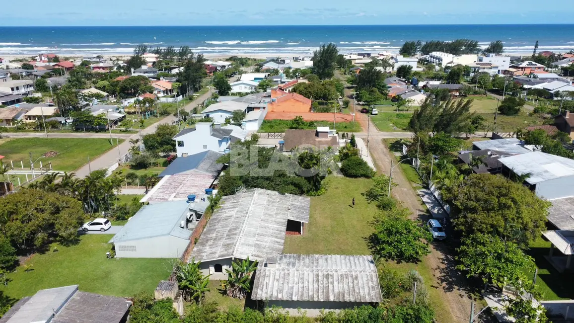 Foto 1 de Casa com 3 quartos à venda, 150m2 em Torres - RS