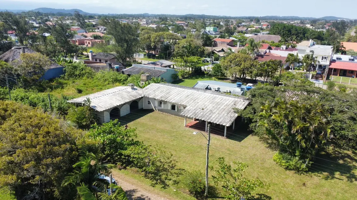 Foto 2 de Casa com 3 quartos à venda, 150m2 em Torres - RS