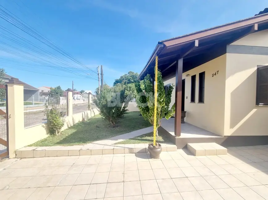 Casa com 3 quartos à venda, 200m2 em Torres - RS - imagem 2 Foto 2 de Casa com 3 quartos à venda, 200m2 em Torres - RS