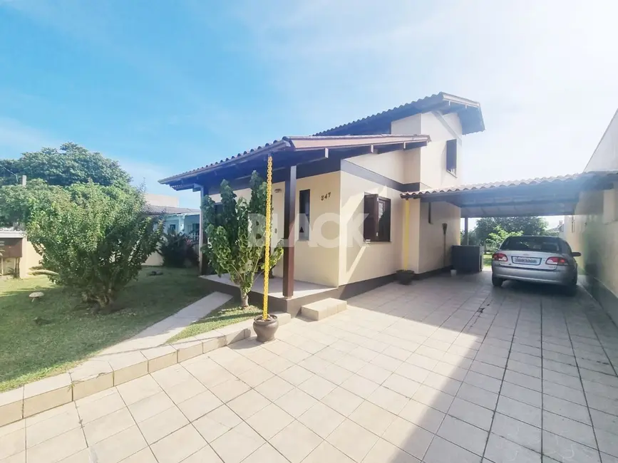 Casa com 3 quartos à venda, 200m2 em Torres - RS - imagem 1 Foto 1 de Casa com 3 quartos à venda, 200m2 em Torres - RS