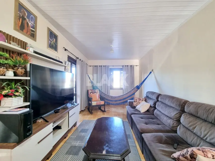 Casa com 3 quartos à venda, 384m2 em Torres - RS - imagem 9 Foto 9 de Casa com 3 quartos à venda, 384m2 em Torres - RS