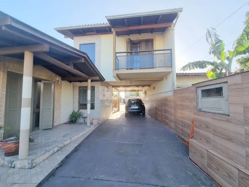 Casa com 3 quartos à venda, 384m2 em Torres - RS - imagem 3 Foto 3 de Casa com 3 quartos à venda, 384m2 em Torres - RS