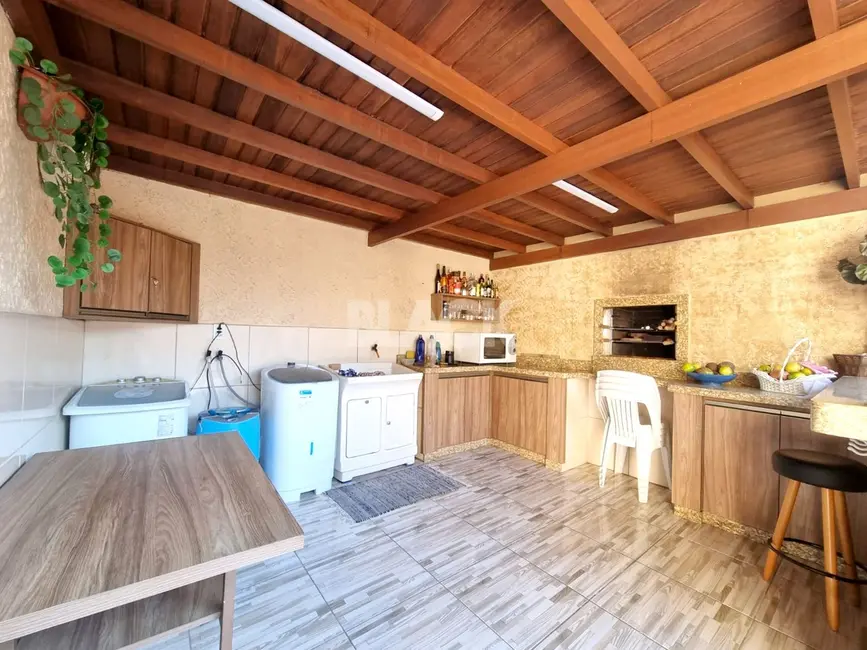 Casa com 3 quartos à venda, 384m2 em Torres - RS - imagem 6 Foto 6 de Casa com 3 quartos à venda, 384m2 em Torres - RS