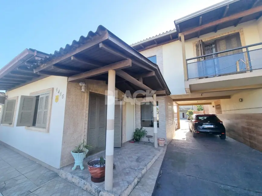 Casa com 3 quartos à venda, 384m2 em Torres - RS - imagem 2 Foto 2 de Casa com 3 quartos à venda, 384m2 em Torres - RS