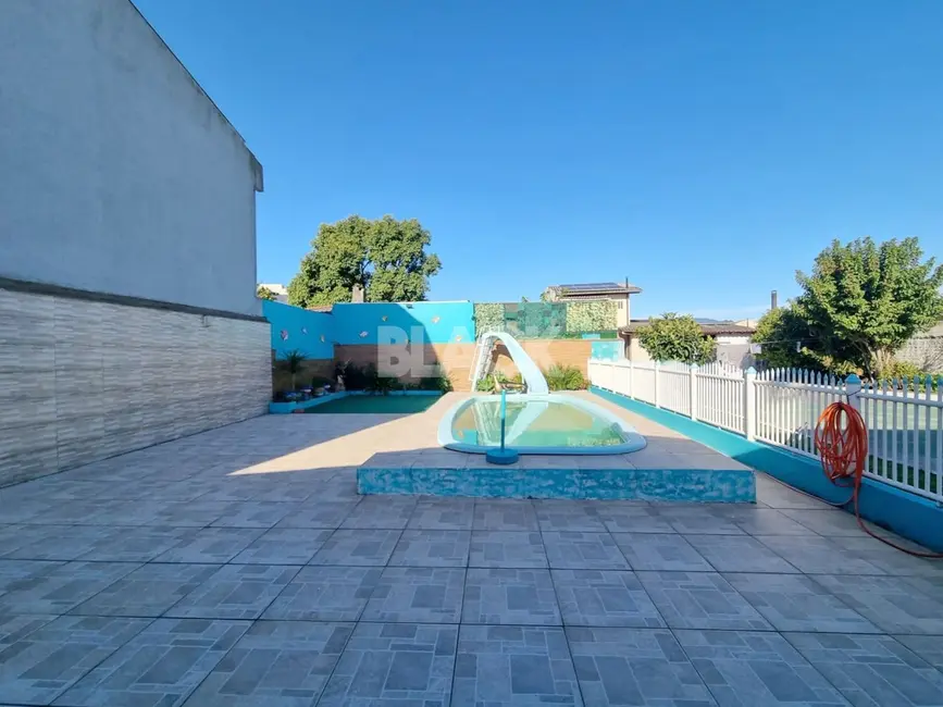 Casa com 3 quartos à venda, 384m2 em Torres - RS - imagem 4 Foto 4 de Casa com 3 quartos à venda, 384m2 em Torres - RS