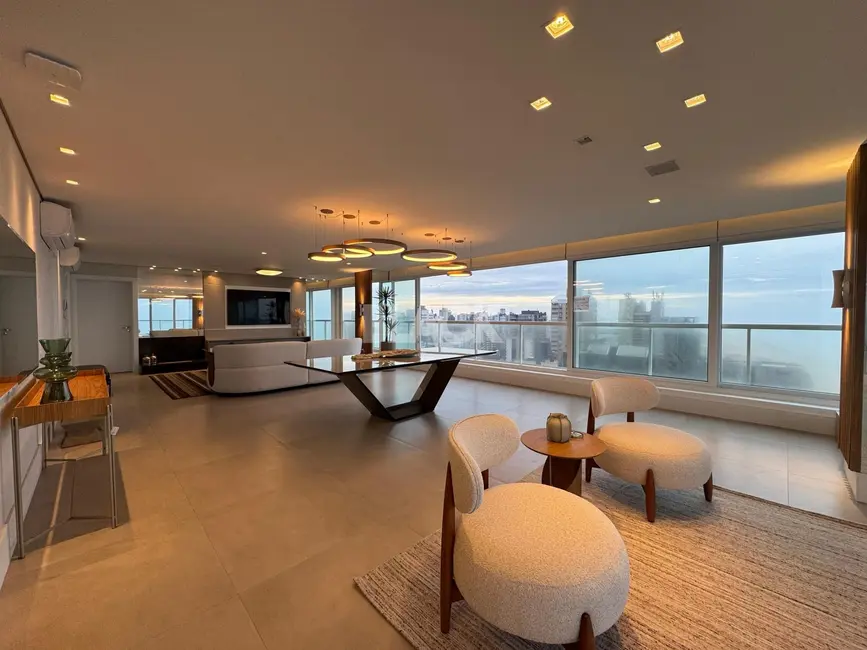 Apartamento com 4 quartos à venda, 296m2 em Torres - RS - imagem 1 Foto 1 de Apartamento com 4 quartos à venda, 296m2 em Torres - RS