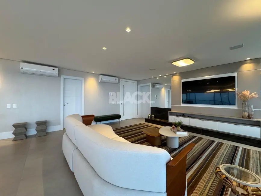 Apartamento com 4 quartos à venda, 296m2 em Torres - RS - imagem 4 Foto 4 de Apartamento com 4 quartos à venda, 296m2 em Torres - RS