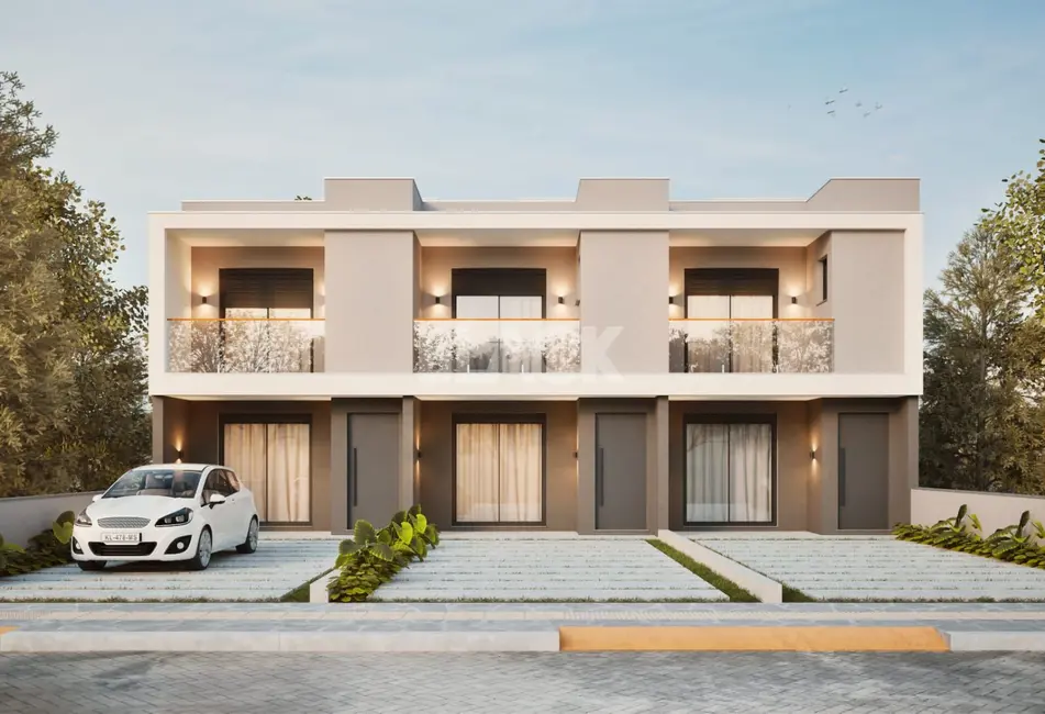 Foto 1 de Casa com 2 quartos à venda, 122m2 em Torres - RS