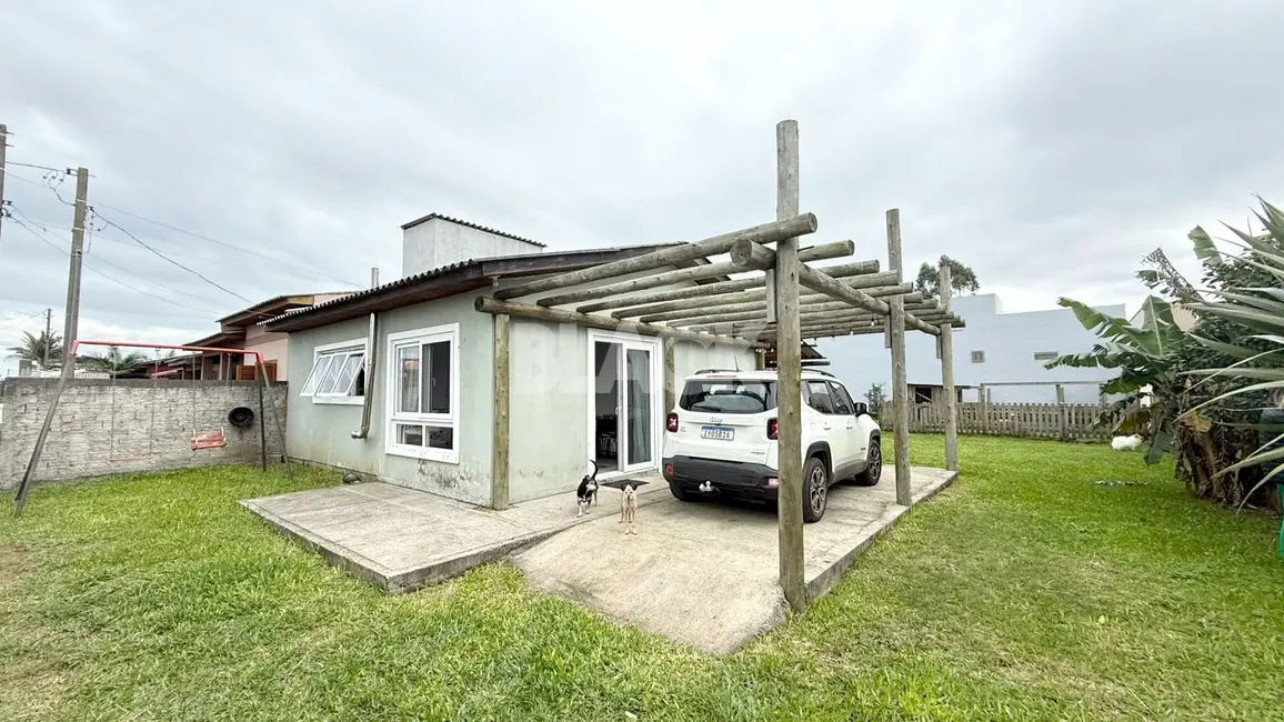 Foto 1 de Casa com 2 quartos à venda, 80m2 em Passo De Torres - SC