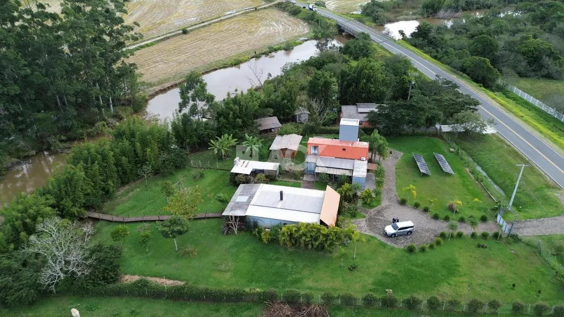Foto 2 de Fazenda / Haras à venda, 230m2 em Passo De Torres - SC
