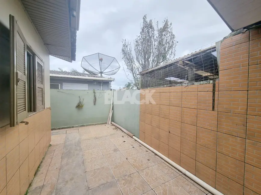 Foto 4 de Casa com 2 quartos à venda, 85m2 em Torres - RS