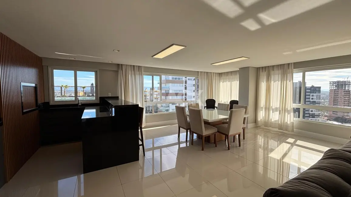 Apartamento com 4 quartos à venda, 217m2 em Torres - RS - imagem 4 Foto 4 de Apartamento com 4 quartos à venda, 217m2 em Torres - RS