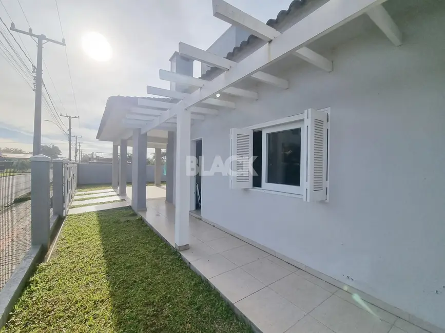 Casa com 3 quartos à venda, 180m2 em Torres - RS - imagem 3 Foto 3 de Casa com 3 quartos à venda, 180m2 em Torres - RS
