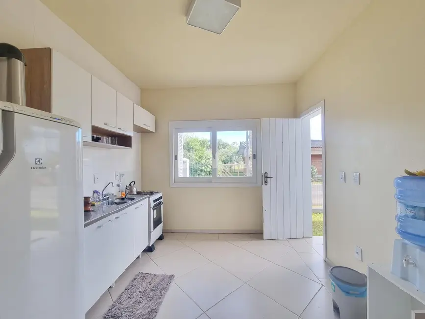 Casa com 3 quartos à venda, 180m2 em Torres - RS - imagem 7 Foto 7 de Casa com 3 quartos à venda, 180m2 em Torres - RS