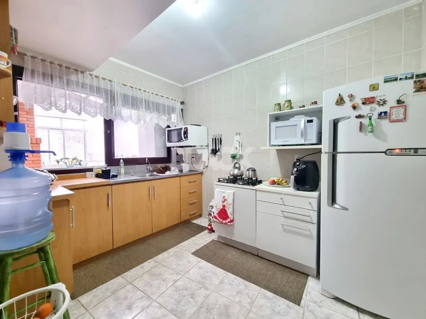 Apartamento com 3 quartos à venda, 184m2 em Centro, Torres - RS - imagem 4 Foto 4 de Apartamento com 3 quartos à venda, 184m2 em Centro, Torres - RS