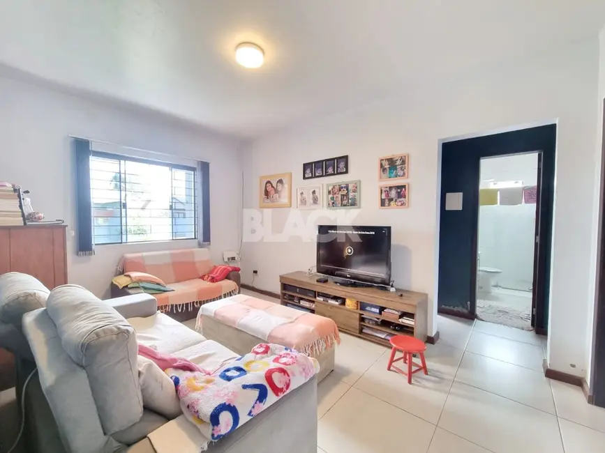 Casa com 3 quartos à venda, 150m2 em Torres - RS - imagem 3 Foto 3 de Casa com 3 quartos à venda, 150m2 em Torres - RS