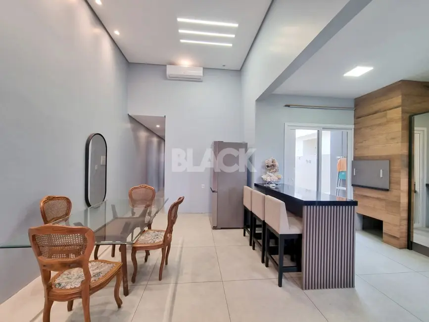 Casa com 3 quartos à venda, 104m2 em Torres - RS - imagem 4 Foto 4 de Casa com 3 quartos à venda, 104m2 em Torres - RS
