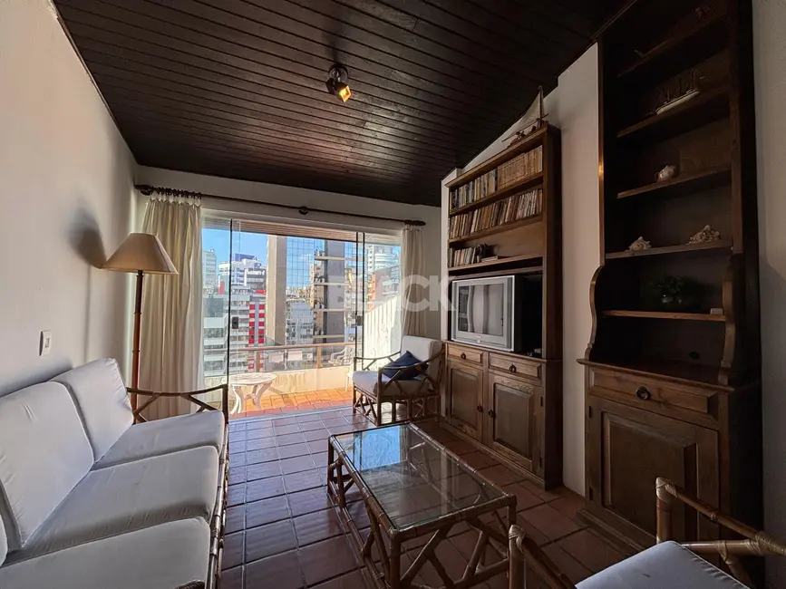 Foto 2 de Cobertura com 2 quartos à venda, 144m2 em Torres - RS