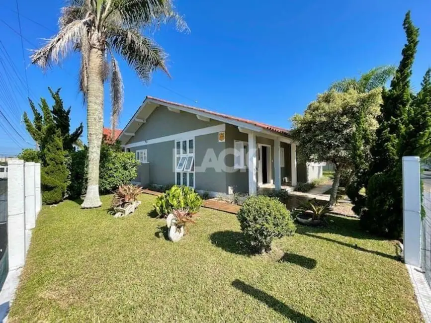 Foto 2 de Casa com 4 quartos à venda, 180m2 em Centro, Passo De Torres - SC