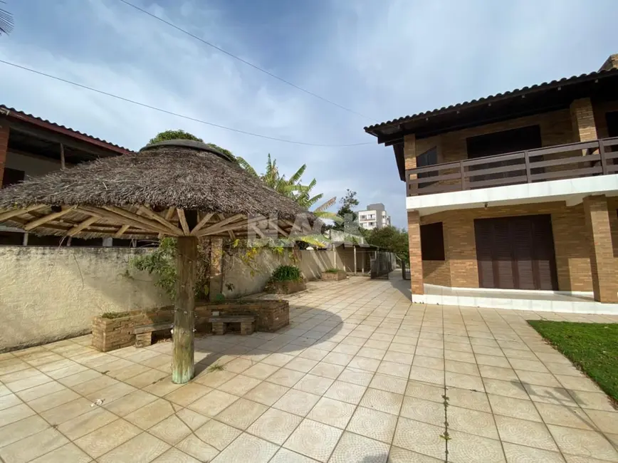 Casa com 3 quartos à venda, 275m2 em Centro, Torres - RS - imagem 5 Foto 5 de Casa com 3 quartos à venda, 275m2 em Centro, Torres - RS